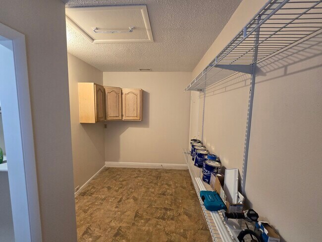 Building Photo - 1535 Queen Rd