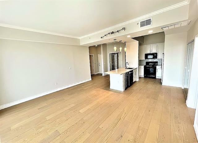 Building Photo - 3225 Turtle Creek Blvd Blvd