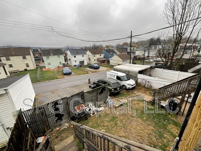 Building Photo - 934 W Princess St