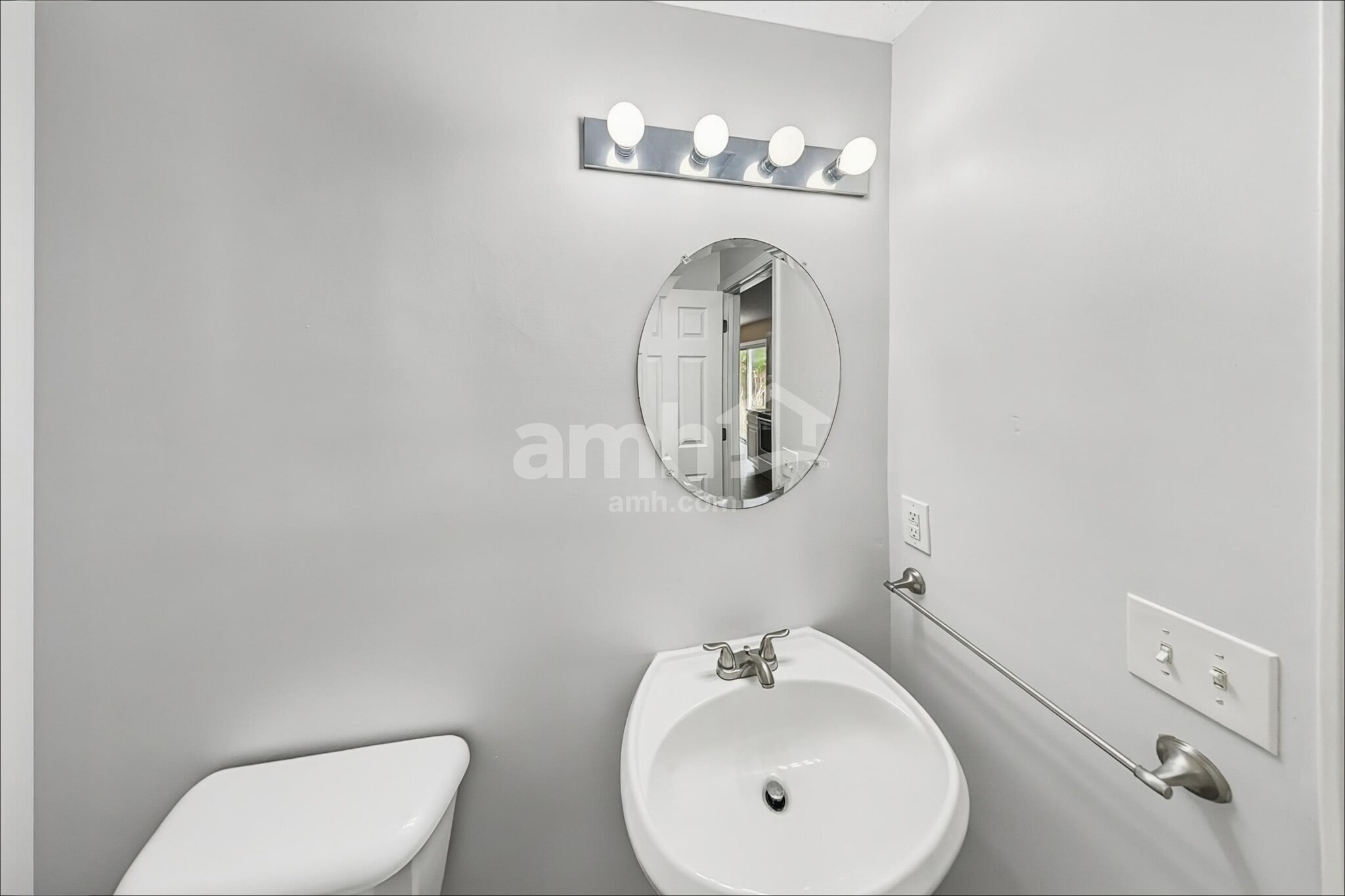 Building Photo - 2990 Buckner Ln
