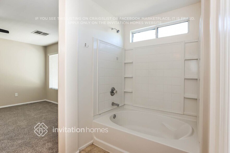 Building Photo - 1450 S Longspur Ln