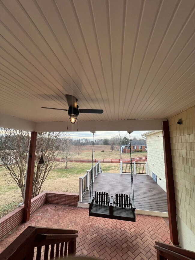 Building Photo - 1244 Mountain View Rd