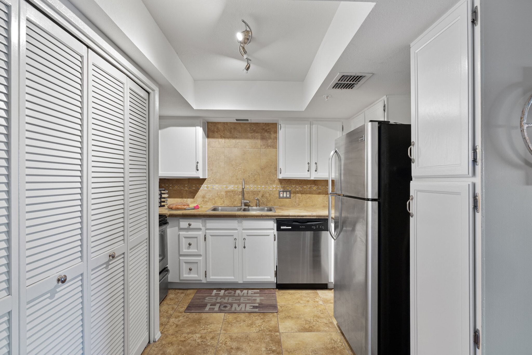 Building Photo - 1211 N Miller Rd