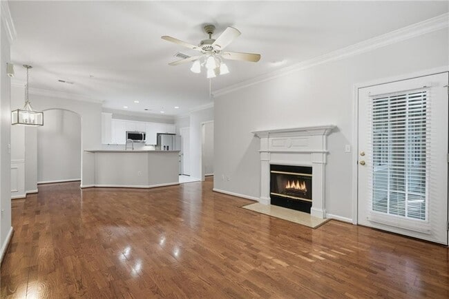 Building Photo - 2400 Cumberland Pkwy SE