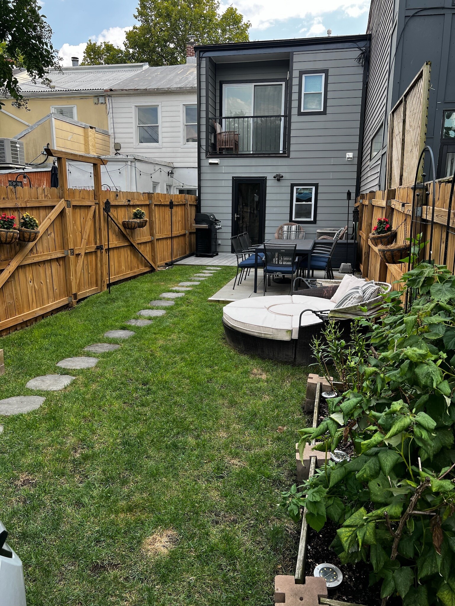 Backyard - 435 Ridge St NW