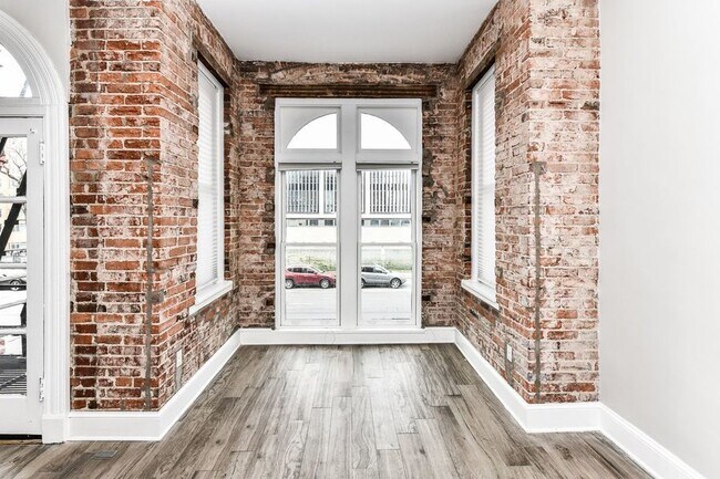 Building Photo - 1227 15th St NW