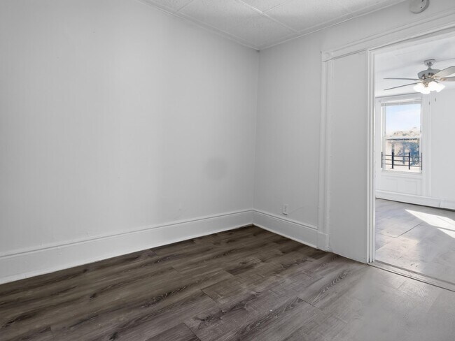 Building Photo - 492 West Side Ave