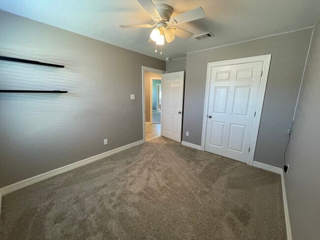 Building Photo - 6122 Stoney Brook Dr