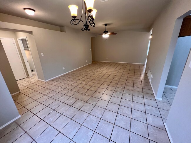 Building Photo - 2805 Yorkfield Ct