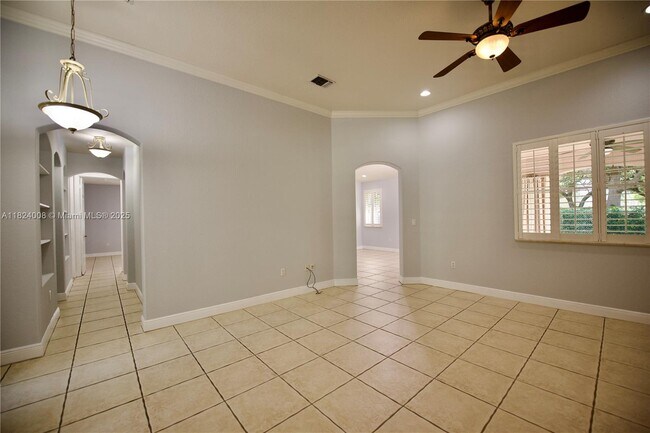 Building Photo - 2841 Poinciana Cir