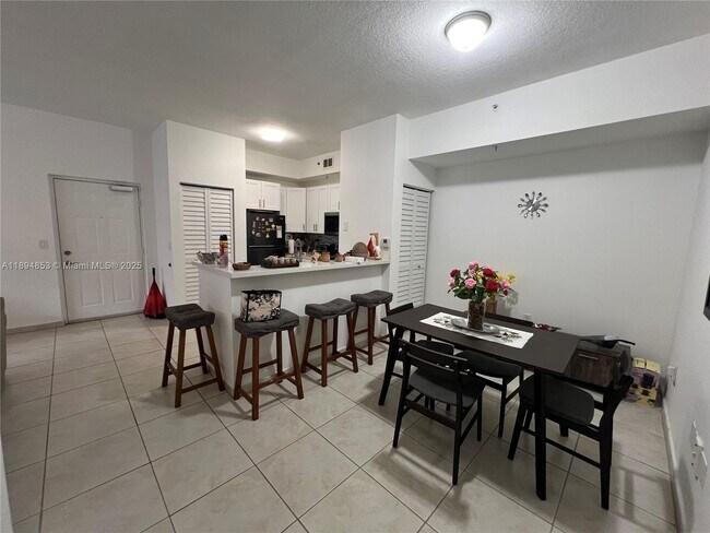 Primary Photo - 7290 NW 114th Ave