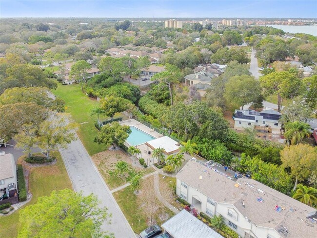 Building Photo - 607 Bough Ave