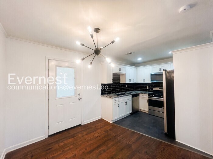 Building Photo - 3119 Lone Oak Ave SW
