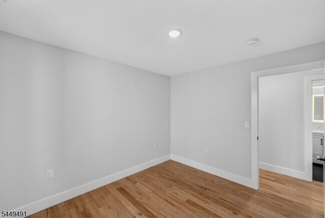 Building Photo - 62 Hillside Ave
