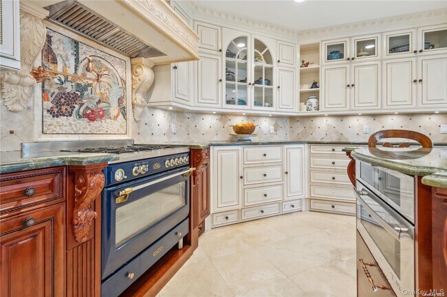 Building Photo - 13 Seatuck Ln