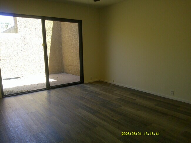 Building Photo - 73407 Foxtail Ln