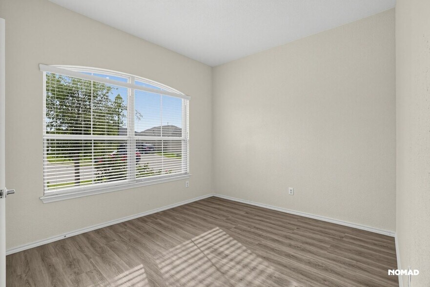 Building Photo - 10313 Burtrum Dr