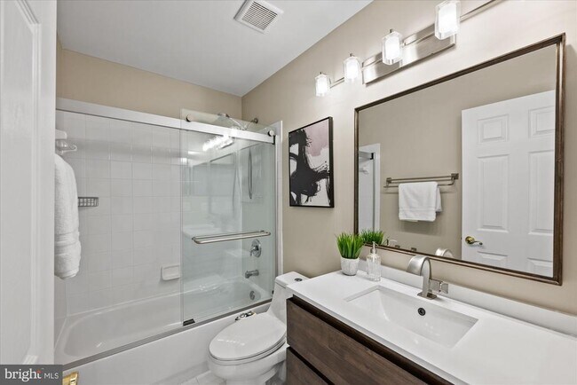 Building Photo - 13438 Burrough Farm Dr