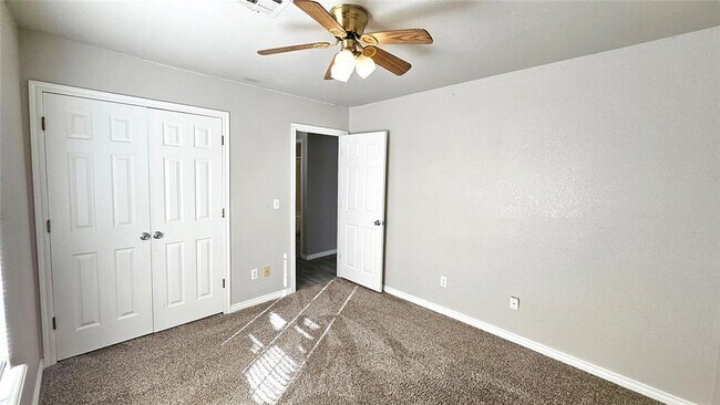 Building Photo - 2137 Harbor Dr