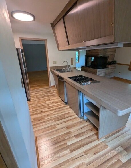 Kitchen - 3455 E Lunham Ave
