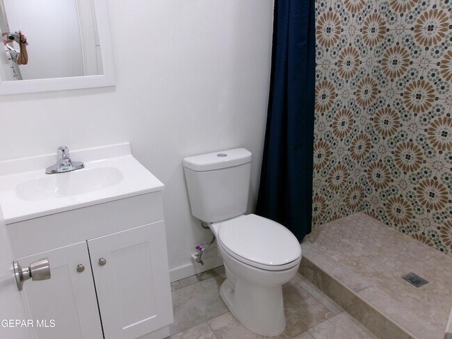 Building Photo - 6253 Dew Dr