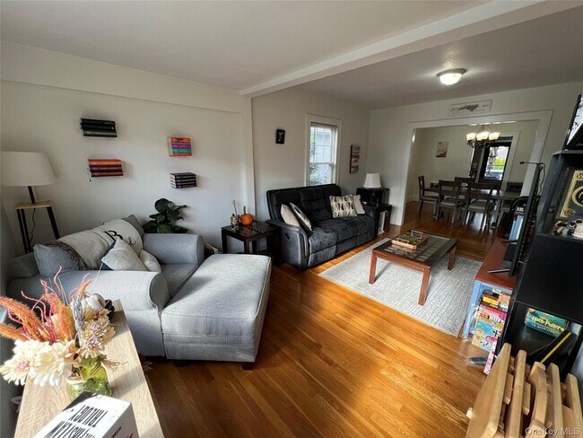 Building Photo - 23 Merritt Ave