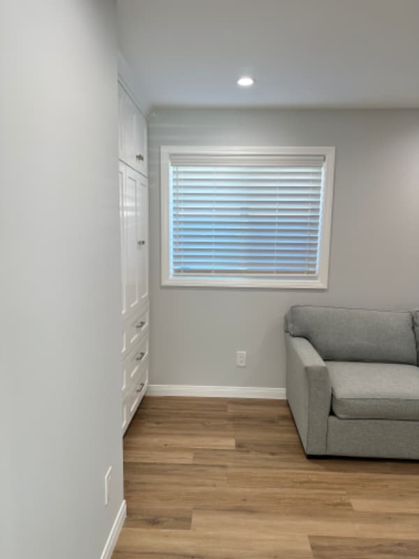 Building Photo - 1009 N Prospero Dr