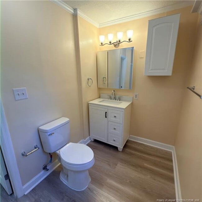 Building Photo - 228 Eastwood Ave