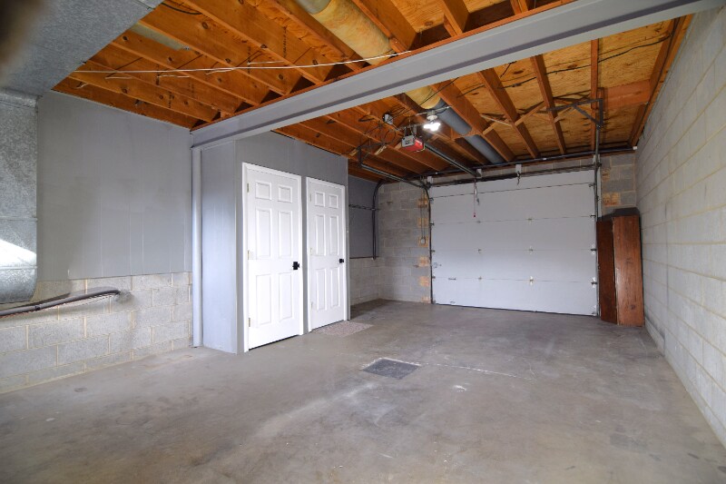 Building Photo - 2107 S 150 W