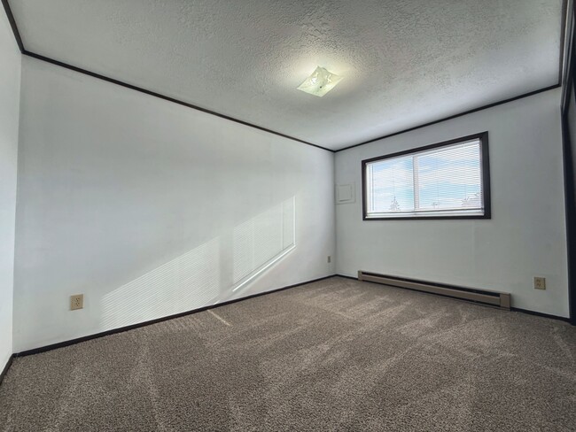 Building Photo - 403 Sage Hills St