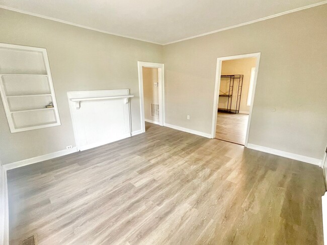 Building Photo - 1004 Highland Ave