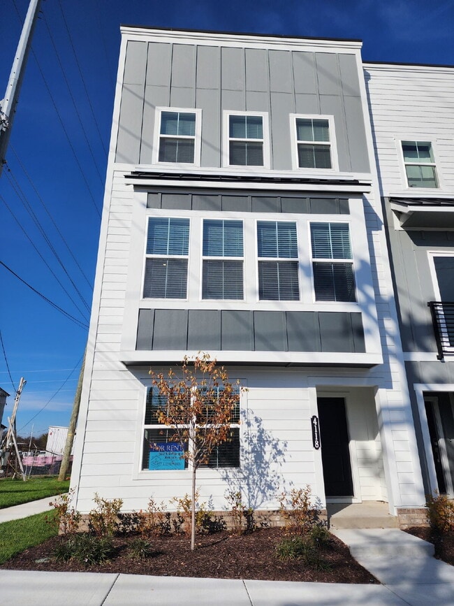 Building Photo - Modern 3 Bedroom 3.5 Bath Home in Nations