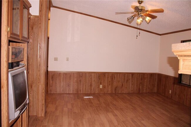 Building Photo - 391 Kc Dr