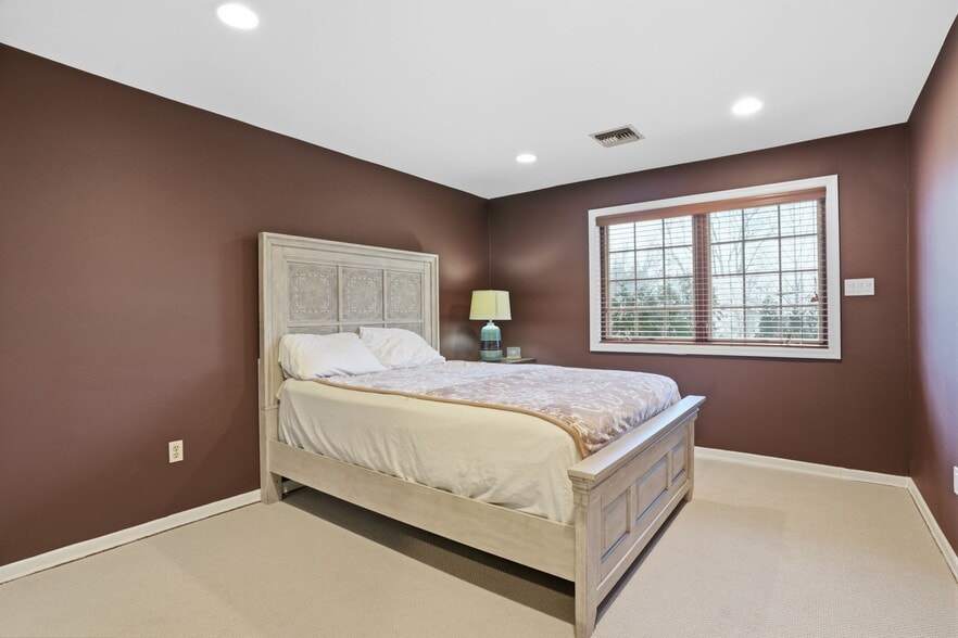 Building Photo - 244 Mathers Rd