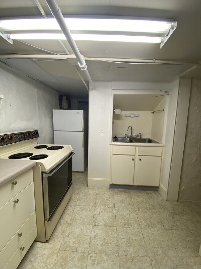 Building Photo - 525 S Lafayette