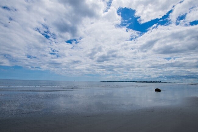 Building Photo - 285 Lynn Shore Dr