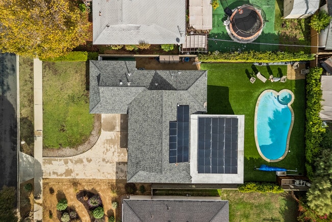 Building Photo - 10144 Gaviota Ave