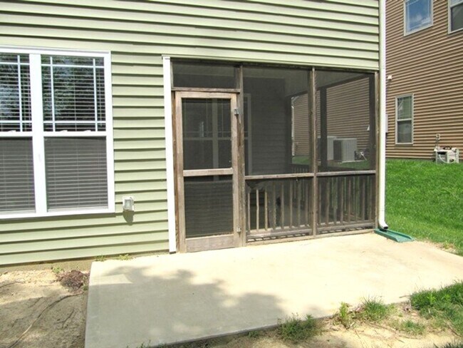 Building Photo - One Month Free Rent ! Discover your new ha...