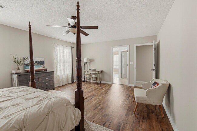Building Photo - 855 Mande Ct