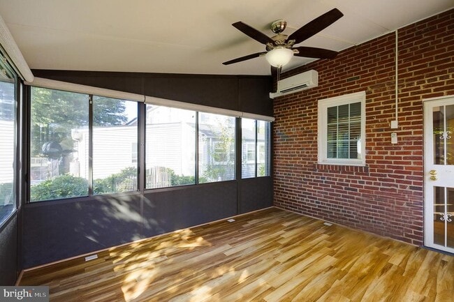 Building Photo - 5408 20th Ave