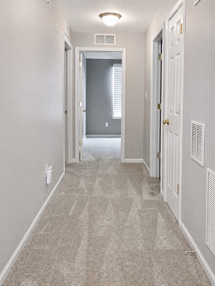 Main Hallway - 1064 Worth Lane