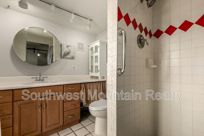 Building Photo - 8538 E Mitchell Dr