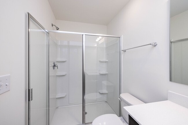 Building Photo - Charming 3-Bedroom End Unit Townhome Near Jack Alexander Blvd - APRIL MOVE IN SPECIAL