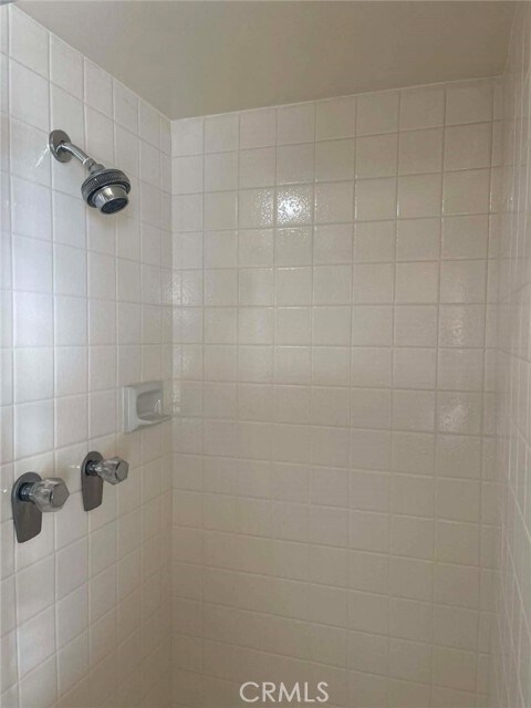 Building Photo - 2606 Caada Blvd