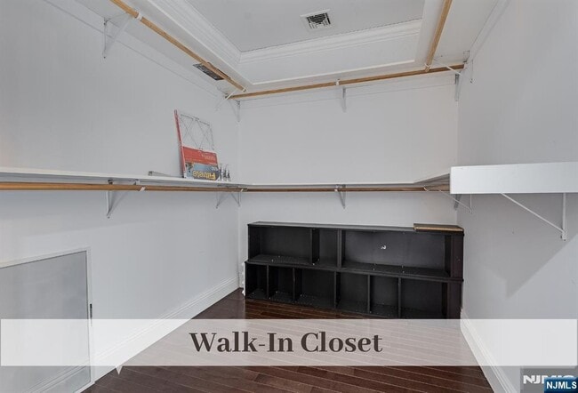 Building Photo - 230 Hillcrest Rd