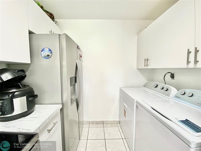 Building Photo - 416 SW 96th Ct