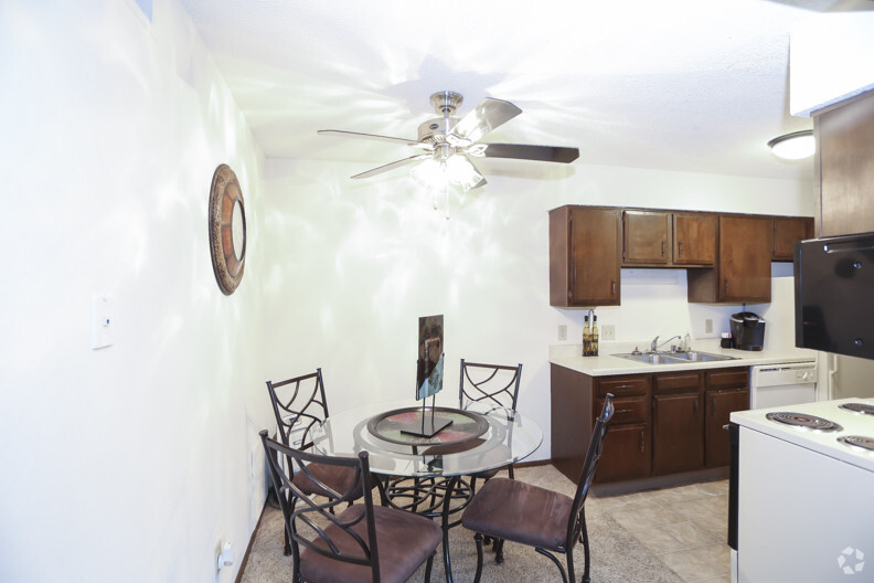 2 Bedroom Dining room - Raintree Apartments