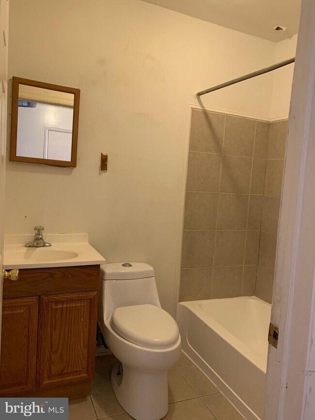 Building Photo - 605 N Carey St