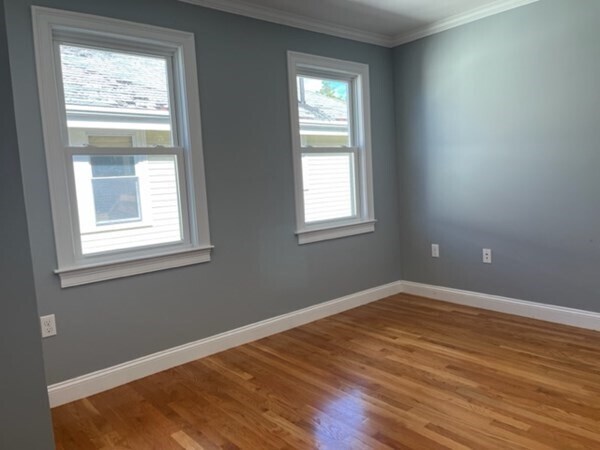Building Photo - 44 S Waverly St