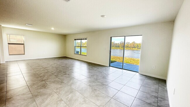 Building Photo - 2926 Rock Sound St